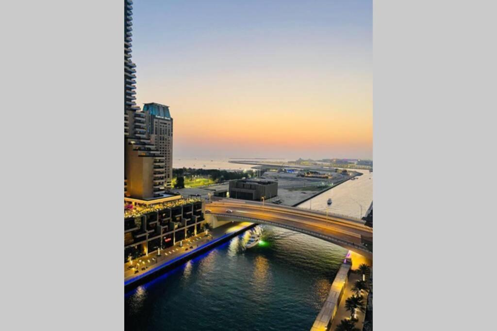 Cayan Tower Luxury Apartment With Sea View Dubai Buitenkant foto