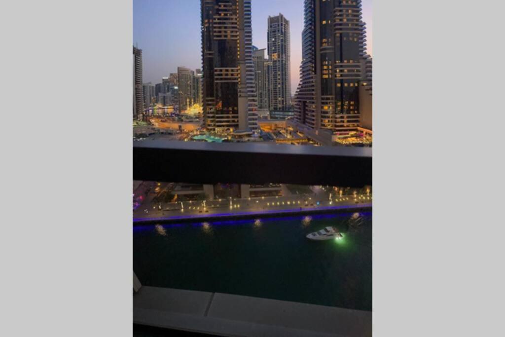 Cayan Tower Luxury Apartment With Sea View Dubai Buitenkant foto