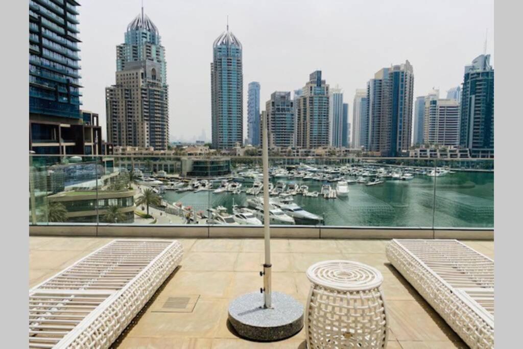 Cayan Tower Luxury Apartment With Sea View Dubai Buitenkant foto